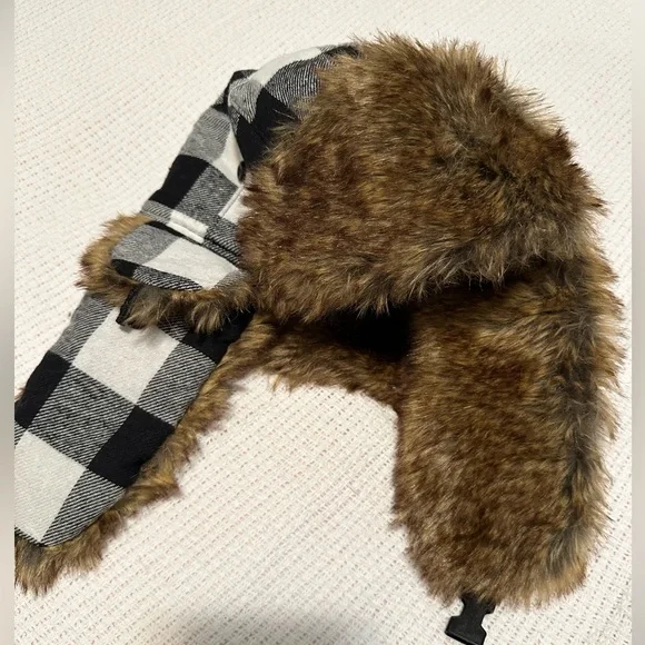 Winter hat - Picture 2 of 2